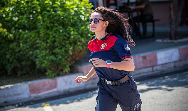İzmir itfaiyesinin ilk ve tek kadın şoförü Ayet: Ekip arkadaşlarımın canı bana emanet