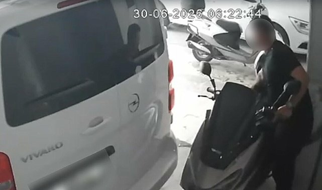 İzmir'de motosiklet hırsızlığı kamerada