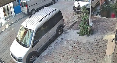 Kağıthane'de çocuklar lastik yaktı: Dumandan etkilenen KOAH hastası kadın hastaneye kaldırıldı