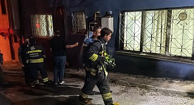 Kapüşonlu şüpheli evin önüne benzin döküp ateşe verdi