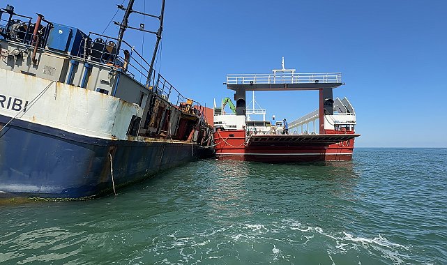 Karaya oturan gemideki gübrenin tahliyesi sürüyor