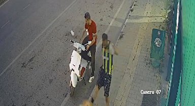 Kediye tekme atan şüpheli yakalandı