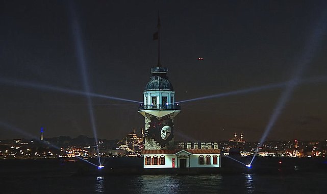 Kız Kulesi'nde 15 Temmuz'un 10'uncu yılında ışık gösterisi gerçekleştirildi -1