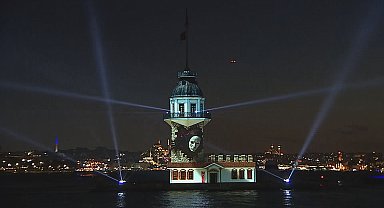 Kız Kulesi'nde 15 Temmuz'un 10'uncu yılında ışık gösterisi gerçekleştirildi -1