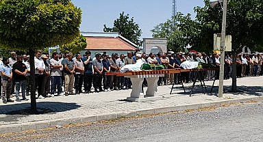 Konya'da öldürülen anne ile kızı toprağa verildi