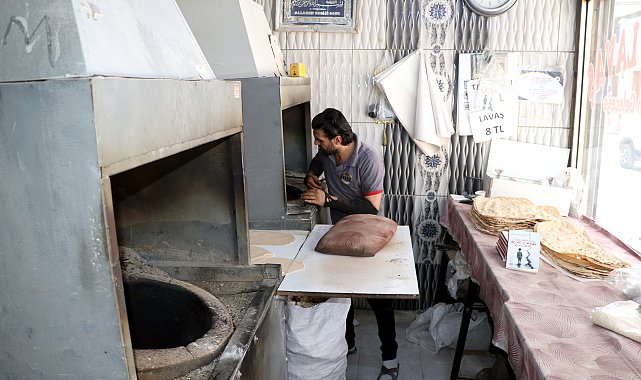 Lavaş ekmek üretirken çocukluk hayali olan romanı yazdı