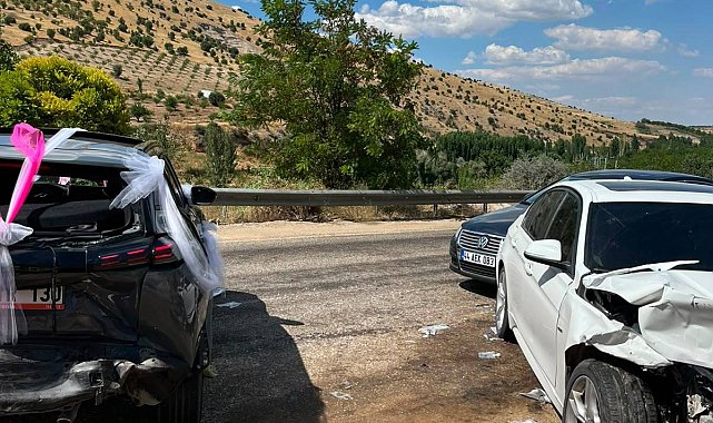 Malatya'da düğün konvoyunda zincirleme kaza; 4 yaralı