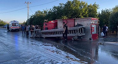 Malatya'da yangına giden itfaiye aracı devrildi; 3 yaralı