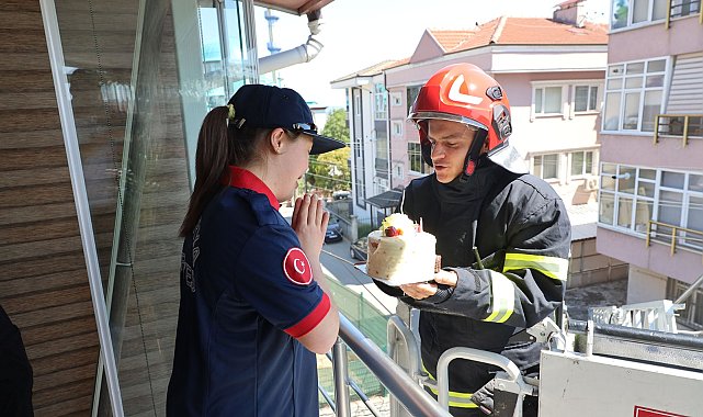 Nihal Su'ya itfaiyecilerden sürpriz doğum günü kutlaması