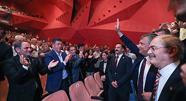 Özgür Özel: Bu millet çaresiz değildir, seçeneksiz değildir