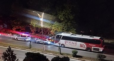 Polis aracına çarpan yolcu otobüsünün şoförü alkollü çıktı
