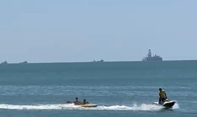 Rüzgarla açığa sürüklenen bottaki 2 çocuğu cankurtaranlar kurtardı