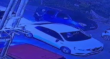 Sancaktepe'de uyuşturucu operasyonu; polise çarpıp kaçmaya çalıştı