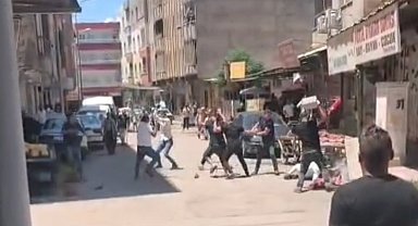 Şanlıurfa'da taşlı-sopalı kavga kamerada