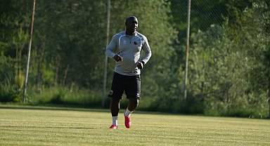 Senegalli golcü Lamine Diarra, Mardin 1969 Spor teknik ekibine katıldı