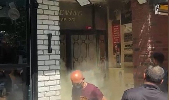Şişli'de 6 katlı binada çıkan yangın söndürüldü