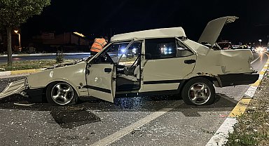 Sivas'ta otomobil karşı şeride geçip, takla attı: 1'i ağır 3 yaralı