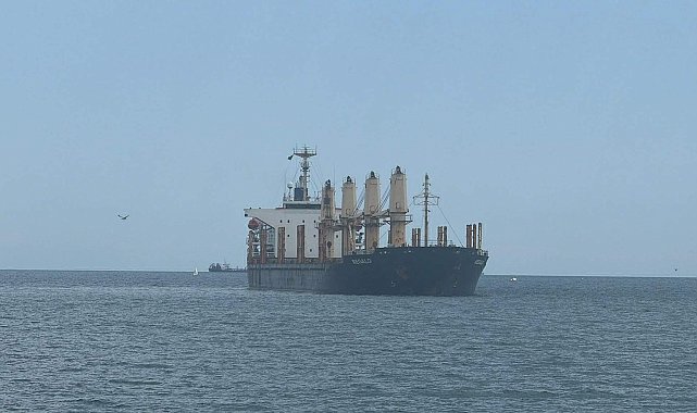 Tekirdağ açıklarında karaya oturan geminin kaptanı kurtarma talebinde bulunmadı