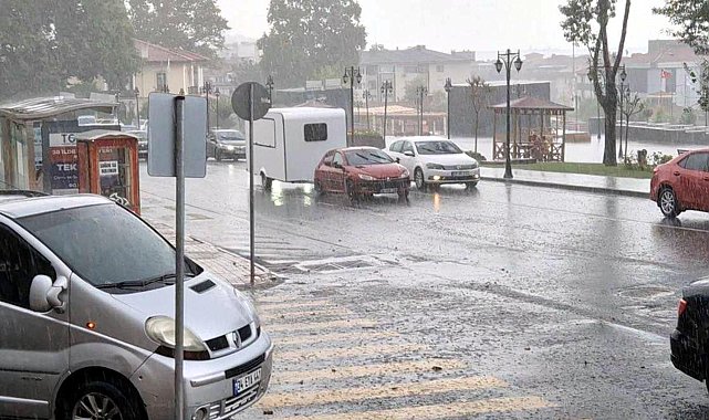 Tekirdağ'da sağanak etkili oldu