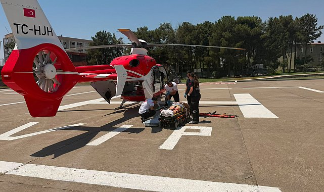TIR'ın çarptığı yaya, ambulans helikopterle Diyarbakır'a sevk edildi