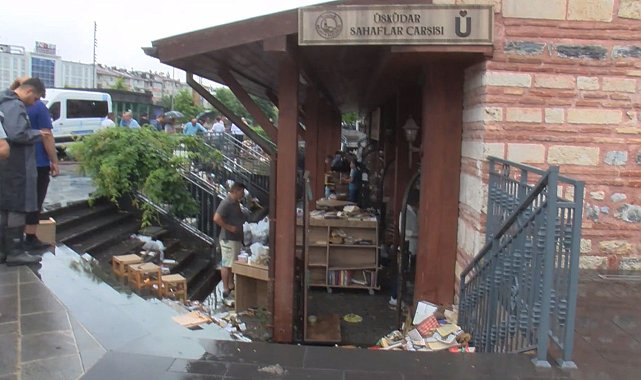 Üsküdar Sahaflar Çarşısı sular altında kaldı