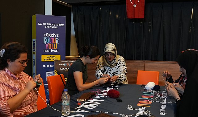 Van'da Türkiye Kültür Yolu Festivali'ne renkli başlangıç
