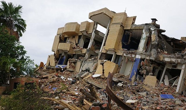 Venezuela'daki depremlerde hayatını kaybedenlerin sayısı 4 bin 490'a yükseldi