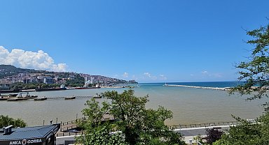 Zonguldak'ta deniz çamur rengine döndü