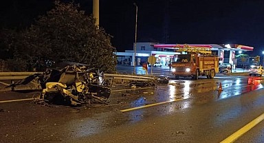 TIR'ın otomobile çarptığı kaza kamerada: 1 ölü, 1 yaralı